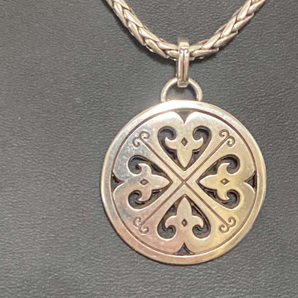 *SOLD*Brighton Retired Round Heart Cut Out Disc Circle Pendant Wheat Necklace - Picture 3 of 5